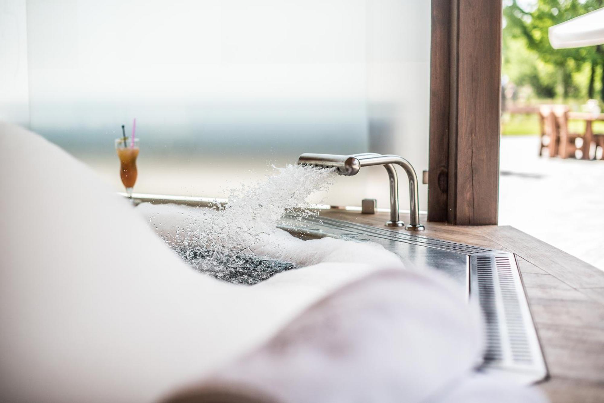 Hotel & Spa **** Kasztel Uniejow Eksteriør bilde