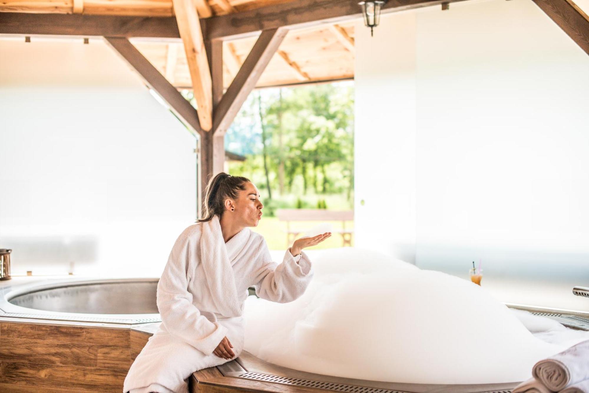 Hotel & Spa **** Kasztel Uniejow Eksteriør bilde