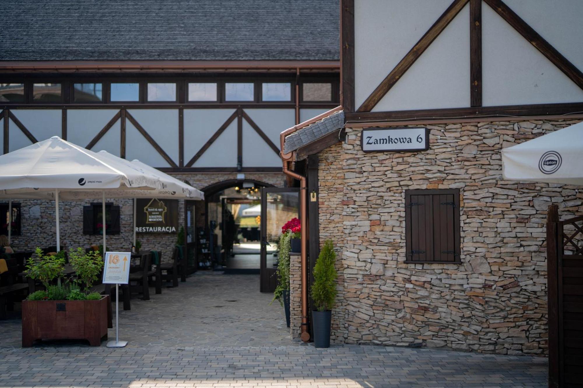 Hotel & Spa **** Kasztel Uniejow Eksteriør bilde