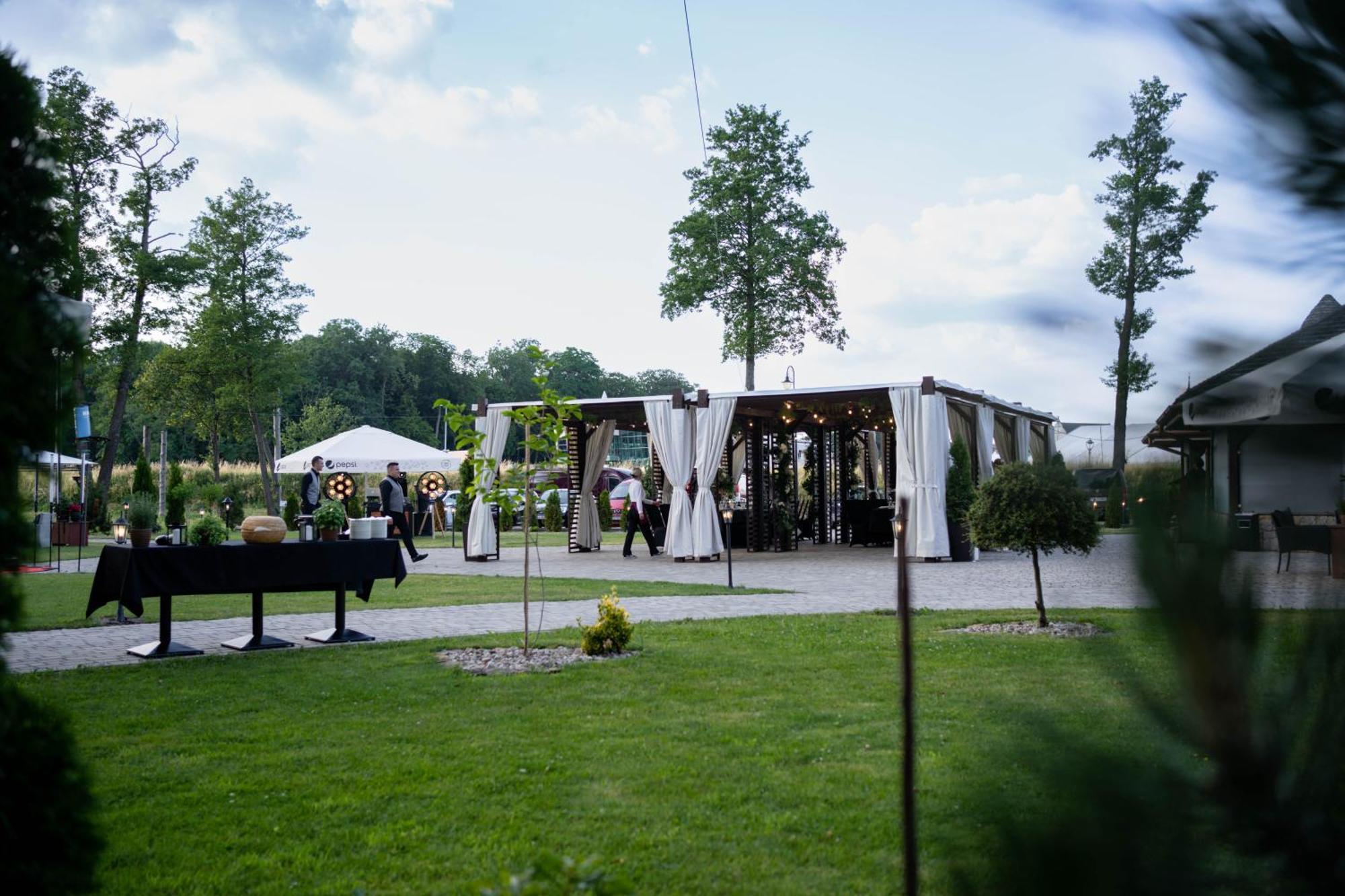 Hotel & Spa **** Kasztel Uniejow Eksteriør bilde