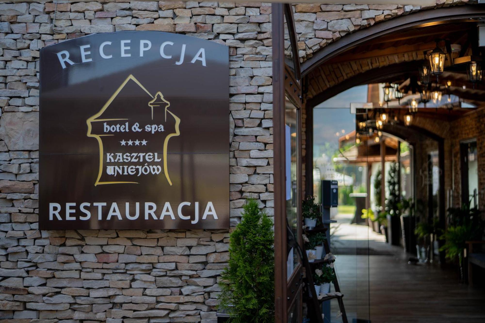 Hotel & Spa **** Kasztel Uniejow Eksteriør bilde