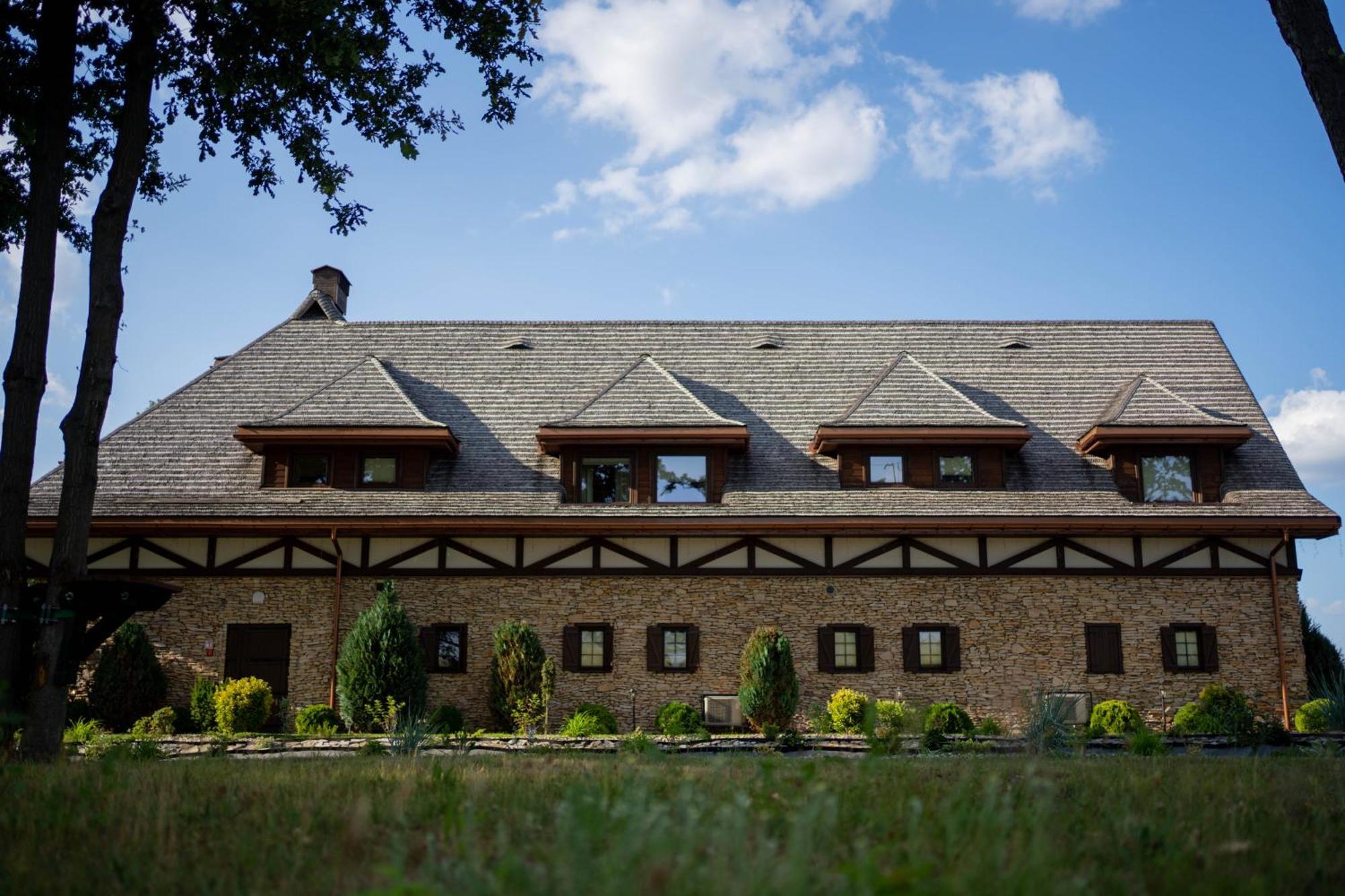 Hotel & Spa **** Kasztel Uniejow Eksteriør bilde