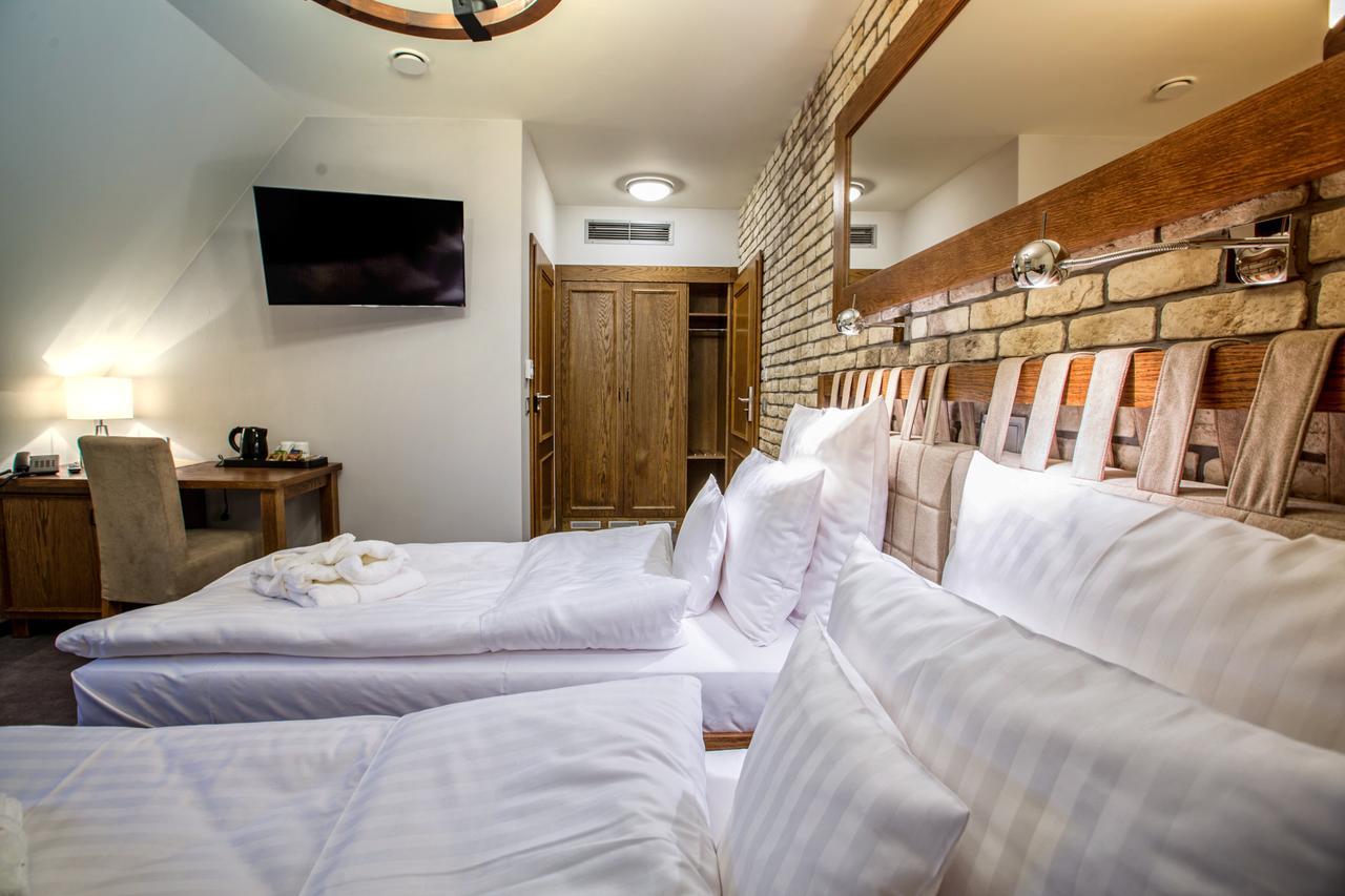Hotel & Spa **** Kasztel Uniejow Eksteriør bilde