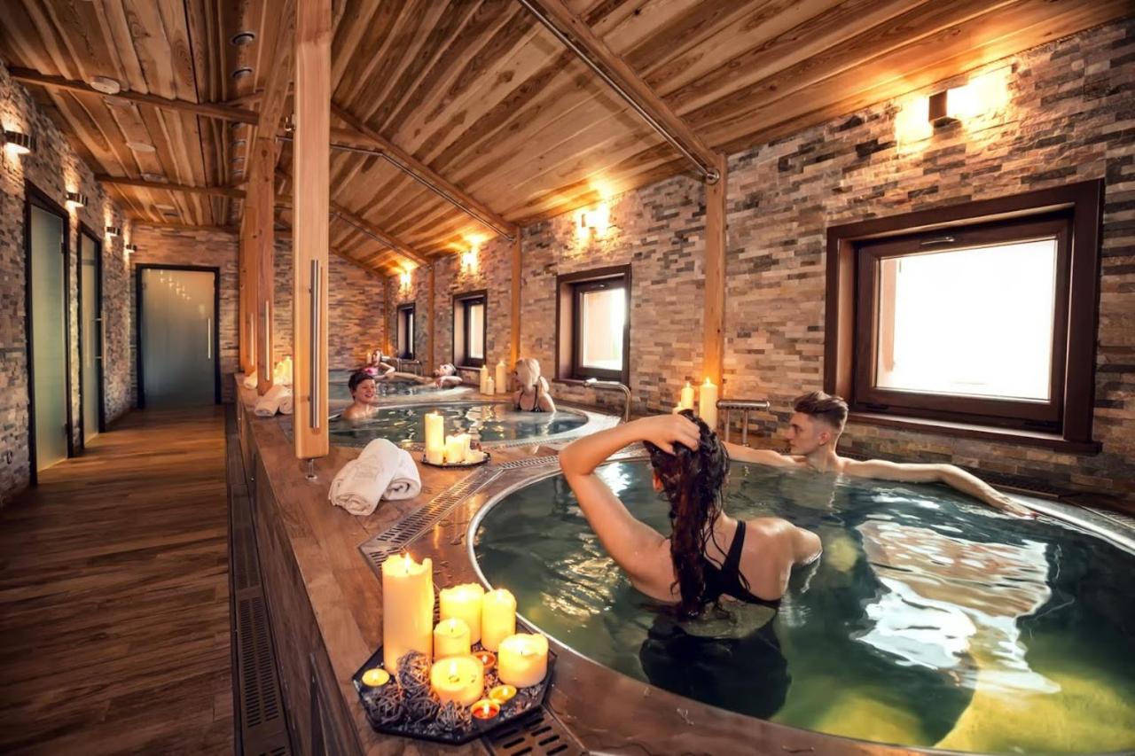 Hotel & Spa **** Kasztel Uniejow Eksteriør bilde