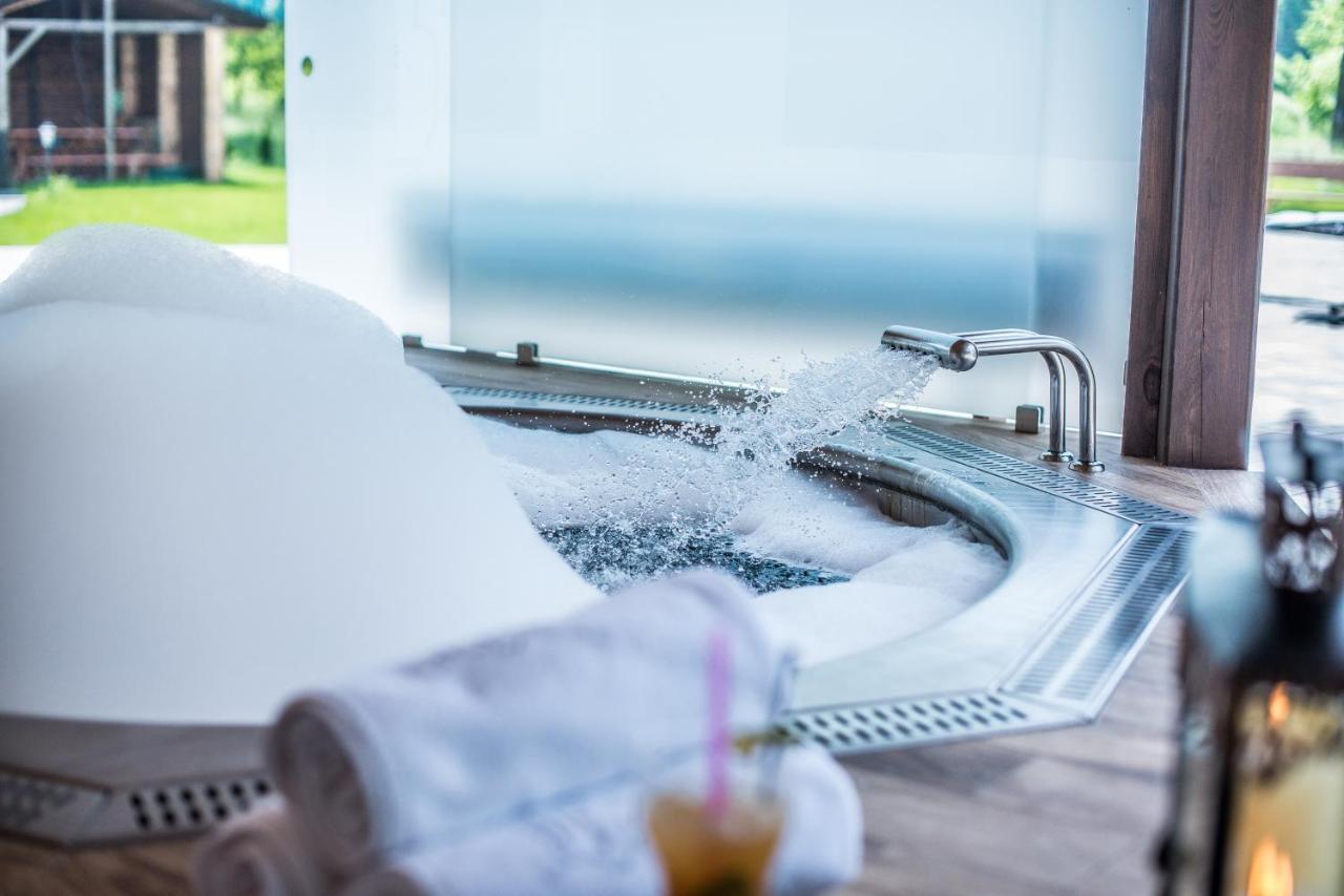 Hotel & Spa **** Kasztel Uniejow Eksteriør bilde