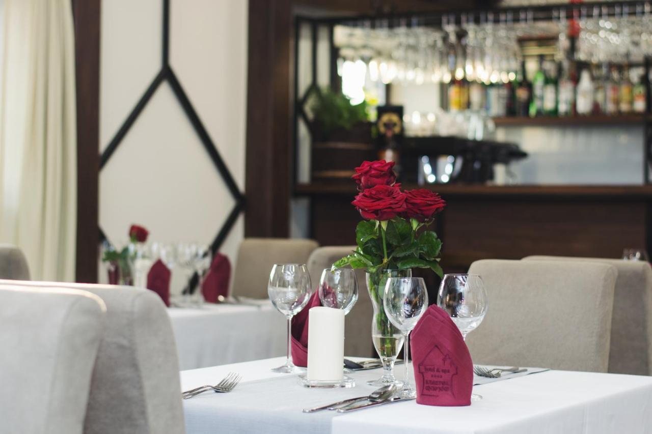 Hotel & Spa **** Kasztel Uniejow Eksteriør bilde